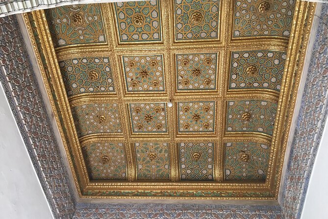 Full Day Private Tour in Seville - Experience Sevilles Vibrant Squares: Plaza del Salvador and Plaza del Cabildo