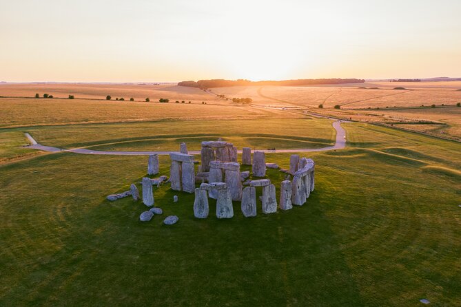 Full-Day Private Tour of Stonehenge and Bath with Pickup - Key Points