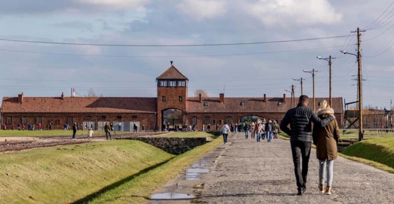 Full-Day Private Trip from Prague to Auschwitz - Birkenau - Visiting Auschwitz and Birkenau with a Private Guide