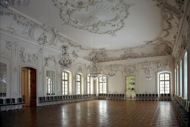 Full-Day Private Trip, Hill of Crosses, Rundale and Bauska Castle - An Intimate Day Trip from Riga to Latvia and Lithuania’s Iconic Landmarks