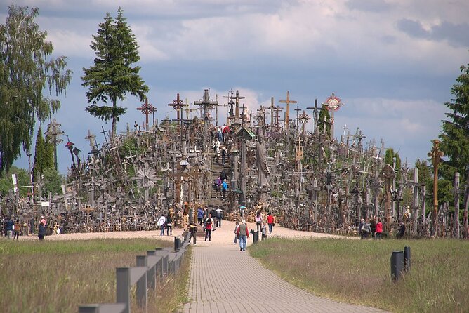 Full-Day Private Trip, Hill of Crosses, Rundale and Bauska Castle - Key Points