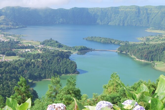 Full Day Sete Cidades & Lagoa do Fogo Tour With Lunch (West Tour) - The Start of the Day: Pickup and Departure from Ponta Delgada