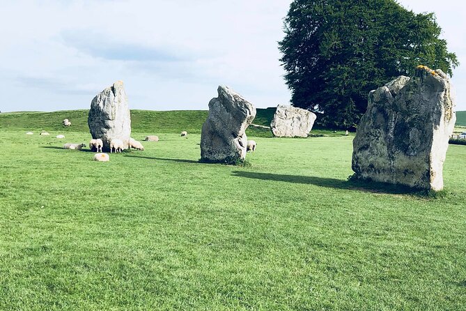 Full-Day Stonehenge and Avebury Tour from Glastonbury - The Food: Traditional British Pub Lunch Included