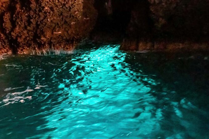 Full Day Taormina Sightseeing Private Boat Tour with Lunch - The Experience in the Company of Knowledgeable Guides