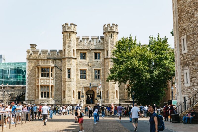 Full-Day Total London Tour & Flight on the London Eye - Modern Perspectives with the London Eye Flight