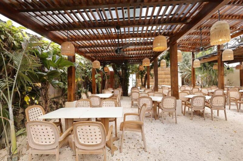 Full-Day Tour Cozumel in Catamaran with Snorkel & Lunch - Lunch and Relaxation at Playa Mia Grand Beach Park