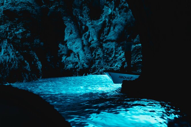 Full-Day Tour in Blue Cave and 5 Islands - All included - Exploring the Historic Town of Hvar