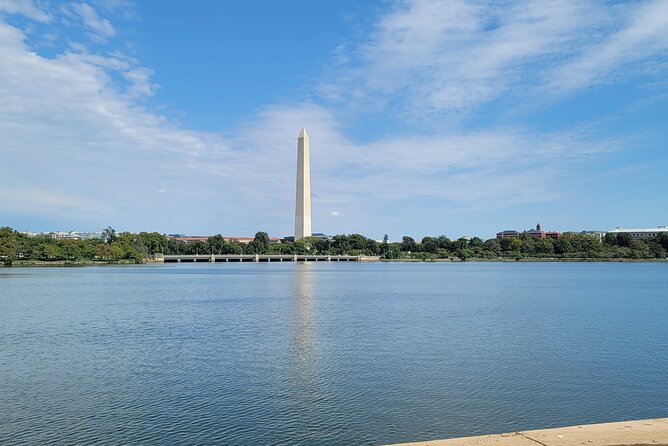 Full-Day Tour in Washington DC - Visiting the Lincoln Memorial and Nearby WWII and Korean War Memorials