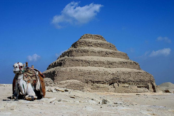 Full day tour to Giza Pyramids, Memphis, Sakkara & Dahshur with private guide - Exploring Khafres Pyramid and the Sphinx