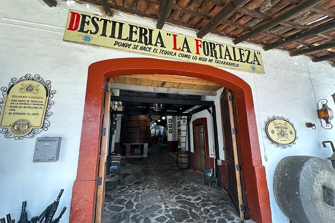 Full-Day Tour to La Fortaleza Distillery and Cantaritos - The Unique Stop at Cantaritos el Güero