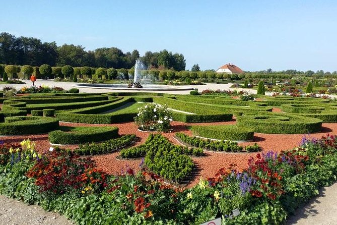 Full-Day Tour to the Hill of Crosses and Rundale Palace in Latvia from Vilnius - Discover the Unique Charm of the Tour’s Main Stops