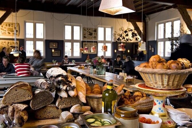 Full-Day Trip From Amsterdam to Keukenhof, Zaanse Schans + Cruise - Relaxing Canal Cruises in Amsterdam