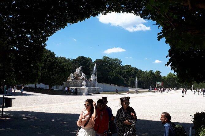 Full-Day Vienna Private Tour from Prague - Strolling Through Famous Shopping Streets: Graben and Kohlmarkt