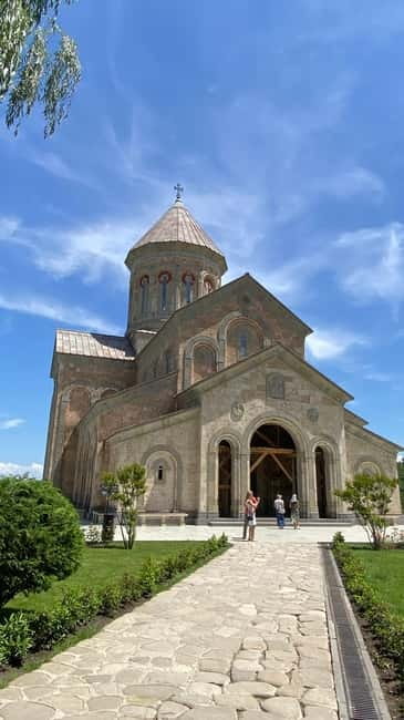 Full-Day Wine Tour in Kahkheti with Homemade Lunch - Cross the Picturesque Gombori Pass on the Return Trip