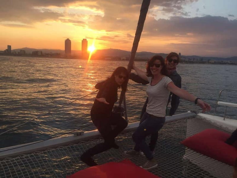 FULL MOON Boat Experience (OpenBar+Local Tapa included) - Starting Point: Moll de Mestral in Barcelona