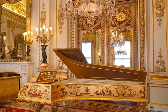 Full Royal Tour: Royal London & Buckingham Palace Tour - The Royal Experience at Buckingham Palace Gardens and Queen Victoria’s Palace Exhibition