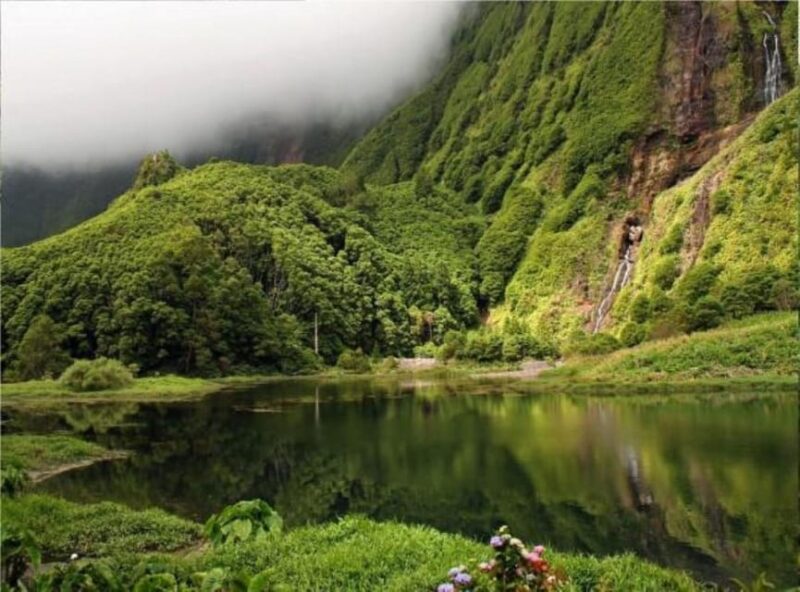 Full Tour - Discover Flores - the Island of Your Dreams - Scenic Route Back Through Lagoons and Pedrinhas