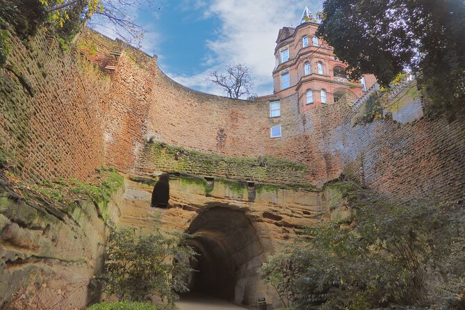 Fun and Flexible Treasure Hunt Around Nottingham with Hidden Gems - The Benefits of a Mobile-Enabled Outdoor Adventure