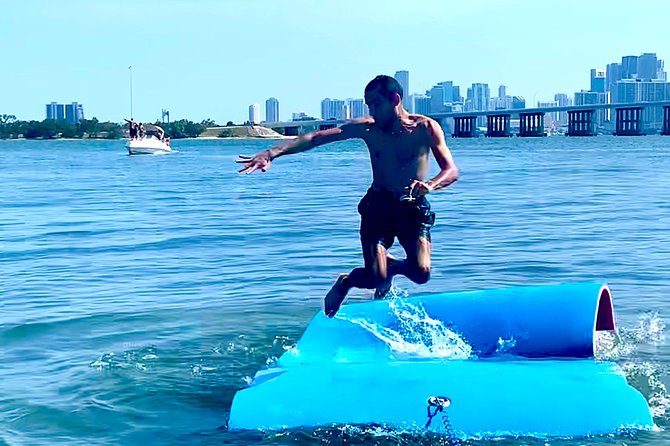 Fun Boat Rental with Captain in Miami Beach - up to 6 people - Customize Your Route and Enjoy a Relaxed Ride