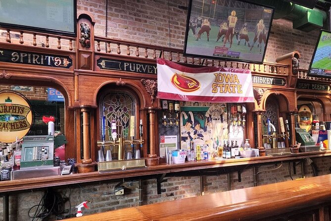 Fun Chicago Bike Tour with Pizza, Hot Dogs, Cupcakes and Beer - Starting Point on Lake Shore Drive