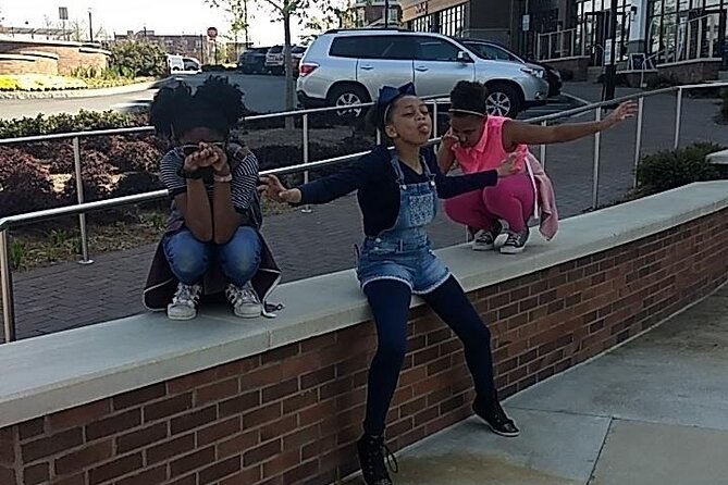 Fun City Scavenger Hunt in Ontario by Zombie Scavengers - Support from a Remote Interactive Survival Guide