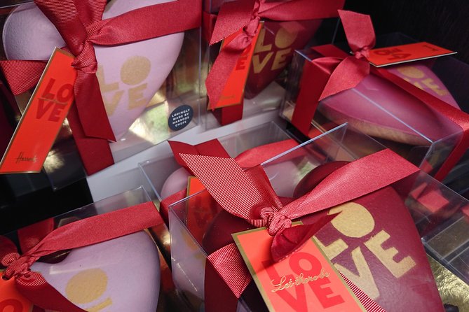 Fun London Shopping Tour - Admiring the Architecture of Regent Street