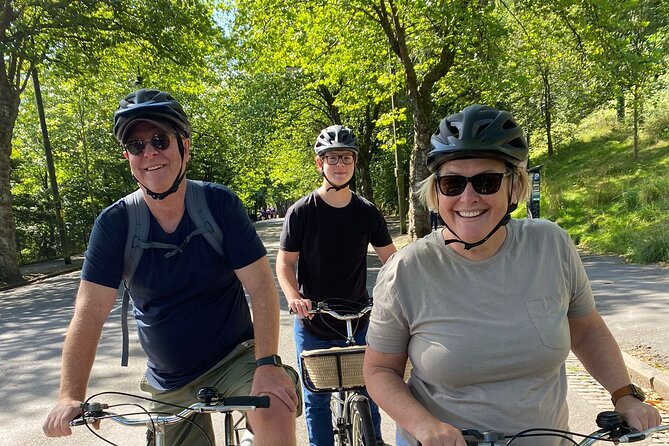 Fun Public Bike Tour in Glasgow - Inside the University’s Cloisters and Historic Spots