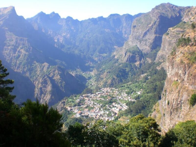 Funchal: Eira do Serrado Nun´s Valley viewpoint tuk tuk Tour - Exploring Câmara de Lobos and Its Surroundings