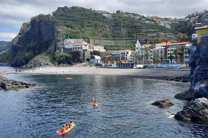 Funchal: Experiência 4WD Skywalk para Seixal Porto Moniz, Fanal - Relaxing at the Porto Moniz Natural Pools