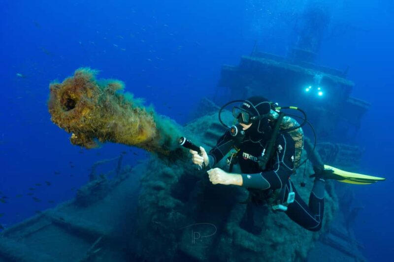 Funchal: Wreck dive F488 Frigate - certified divers - Explore the Ultimate Wreck Dive on Madeira: F488 Frigate