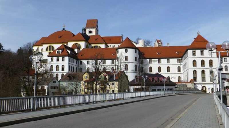 Füssen: Private Guided Walking Tour - Key Points