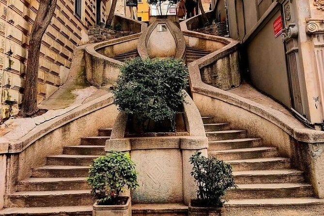 Galata Tower, Fener, Balat, Spicy Bazaar & Golden Horn by Ferry - Exploring the Historic Galata Tower and Its Surroundings