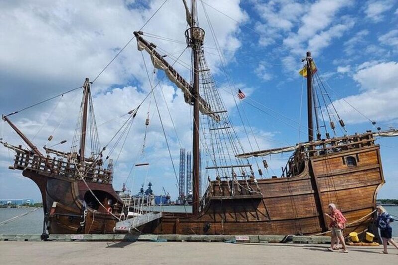 Galveston: Dolphin Watching Boat Tour in Galveston Bay - Suitable Audience for the Galveston Dolphin Tour