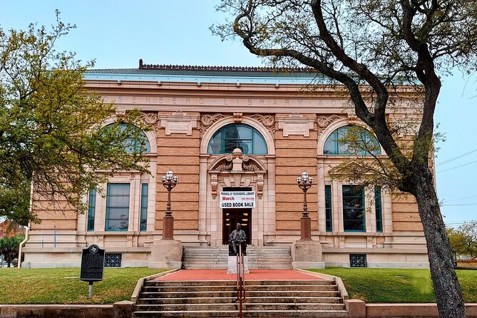 Galveston Mansions and Murder Walking Tour - Uncovering Galveston’s Spooky History