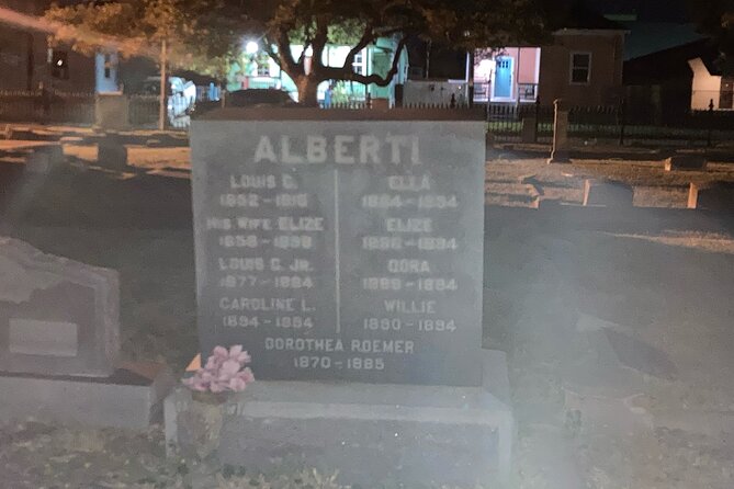 Galveston's Haunted Cemetery Walking Tour - How the Tour Is Structured and What to Expect