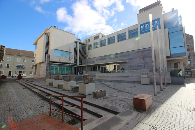 Galway Famous People Theatre and Literature Walking Tour - The Druid Theatre and Ireland’s Tony Award Success