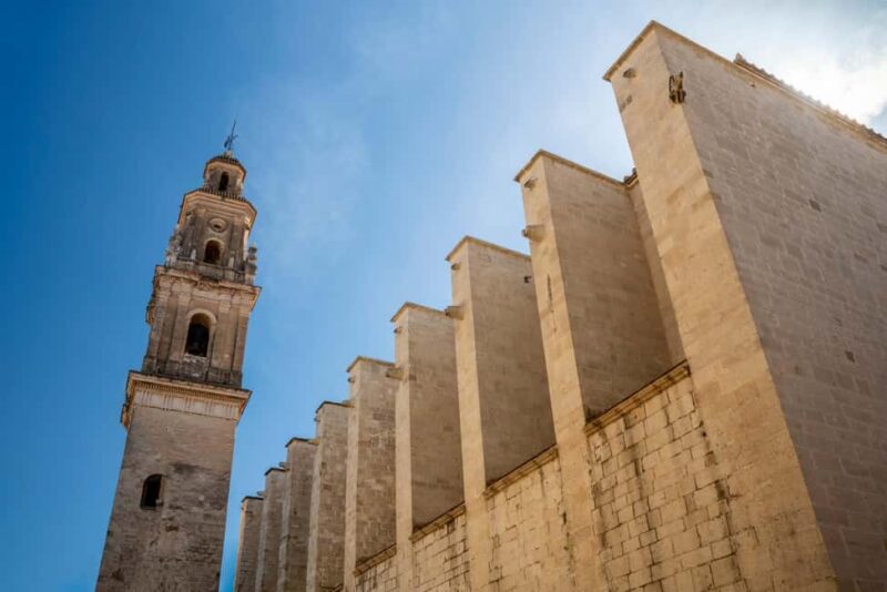Gandía: Entrance to the Insigne Collegiate Church of Gandía - Explore the Historic Insigne Collegiate Church of Gandía