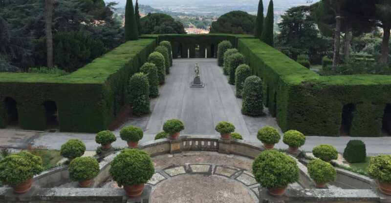 Gandolfo: Castel Gandolfo Papal Villa Gardens Minibus Tour - Discover the History of the Papal Gardens and Villas in Castel Gandolfo