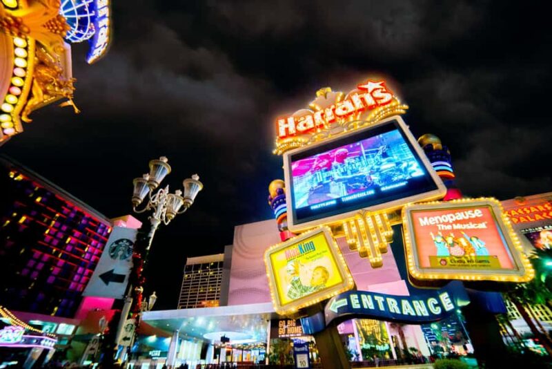 Gangsters, Glitz, and Gore Las Vegas Ghost Tour - The Guide’s Role in Creating a Spooky Atmosphere