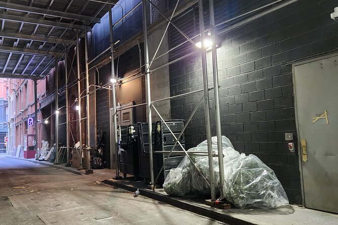 Garbage and Rats in New York City Walking Tour - DeLury Square and the 1968 Garbage Strike