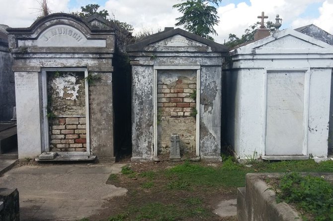 Garden District Walking Tour of New Orleans - Discover the Garden District’s Picturesque Streets