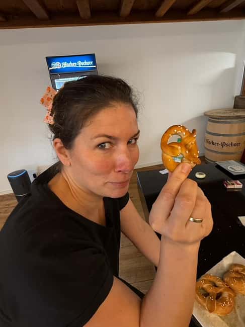 Garmisch-Partenkirchen: Pretzel Making Experience - Whats Included in the Pretzel Making Experience