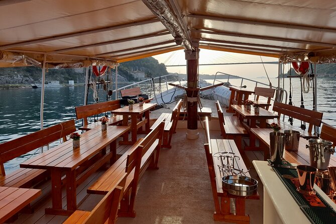 Gastro Cruise | Cruise around Dubrovnik Old Town with Lunch - Onboard Dining: Fresh Fish and Local Drinks
