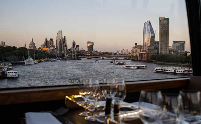 Gastronomic 6-course fine-dining dinner on Luxury London Bus - The Culinary Highlights: British & French Fusion