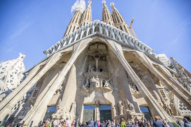 Gaudí Essential : Sagrada Familia Guided Tour - The Guides Role and Knowledge