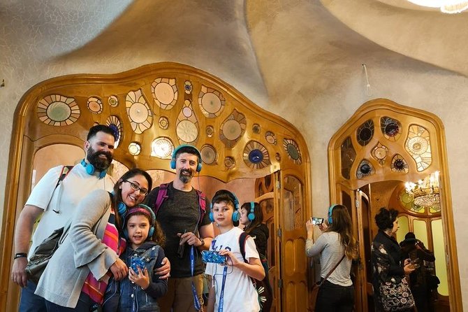 Gaudi houses Private Tour: La Pedrera & Casa Vicens skip-the-line - Visiting Palau Güell and the Antic Hospital de la Santa Creu