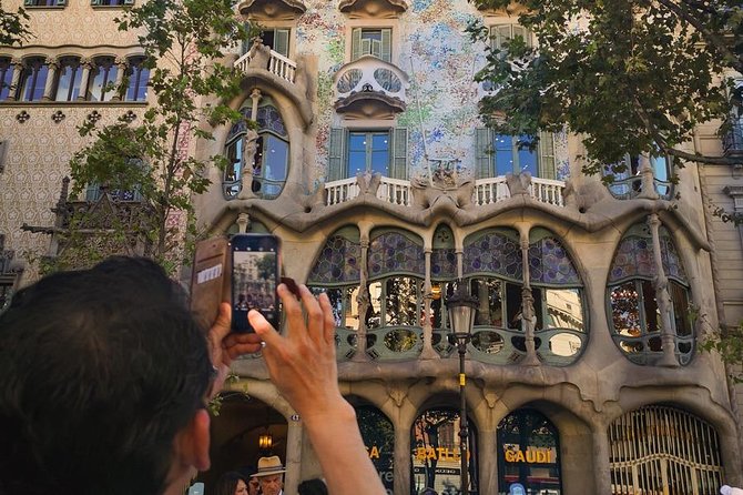 Gaudi houses Private Tour: La Pedrera & Casa Vicens skip-the-line - Practicalities and Accessibility