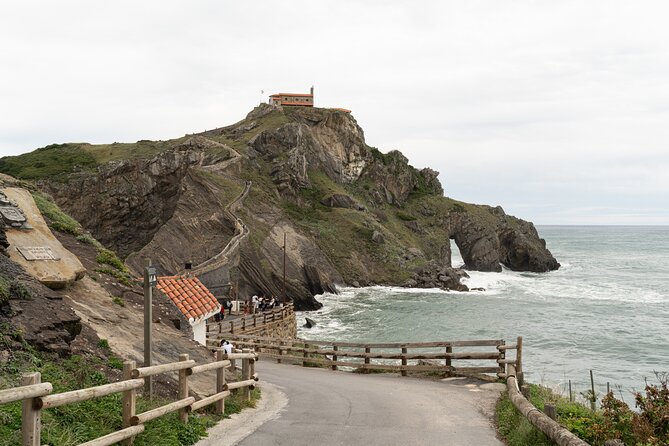 Gaztelugatxe and Gernika Tour From San Sebastian - Key Points