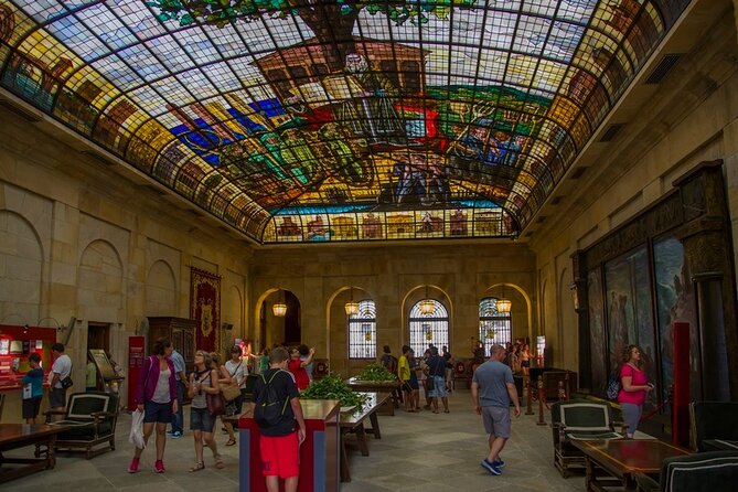 Gaztelugatxe, Mundaka and Gernika Tour from Bilbao - Expert Guides and Multilingual Narration