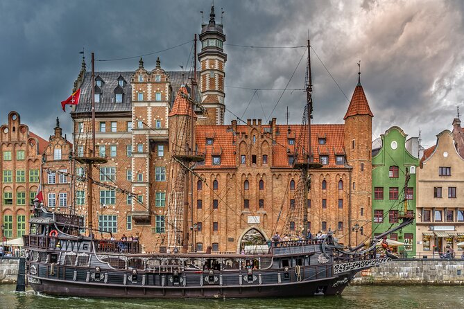 Gdansk Food and Sightseeing Tour with Bart - Practicalities: Meeting Point, Group Size, and Accessibility